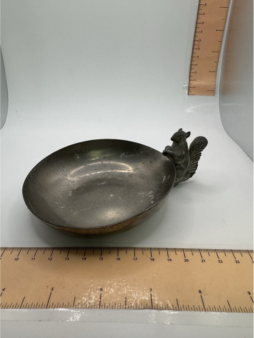 VINTAGE REED & BARTON PEWTER SQUIRREL NUT CANDY OR TRINKET DISH